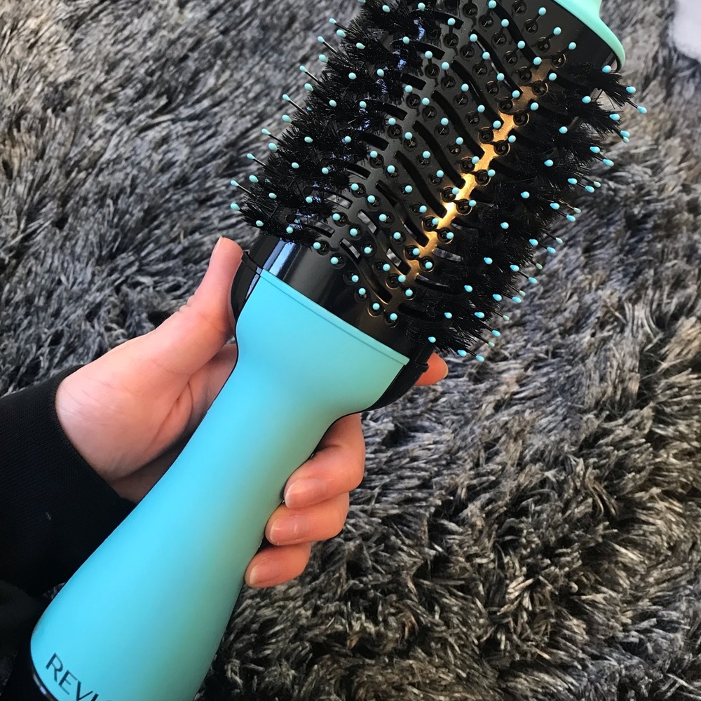SOLD — Revlon One-Step Hair Dryer & Volumizer Hot Air Brush
